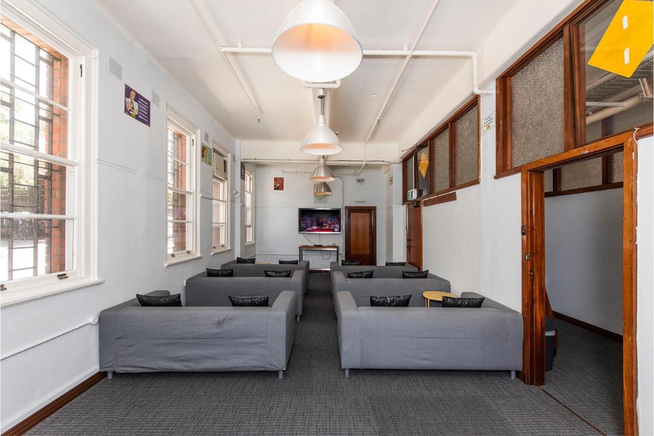 Albergue The Old Swan Barracks Perth Exterior foto